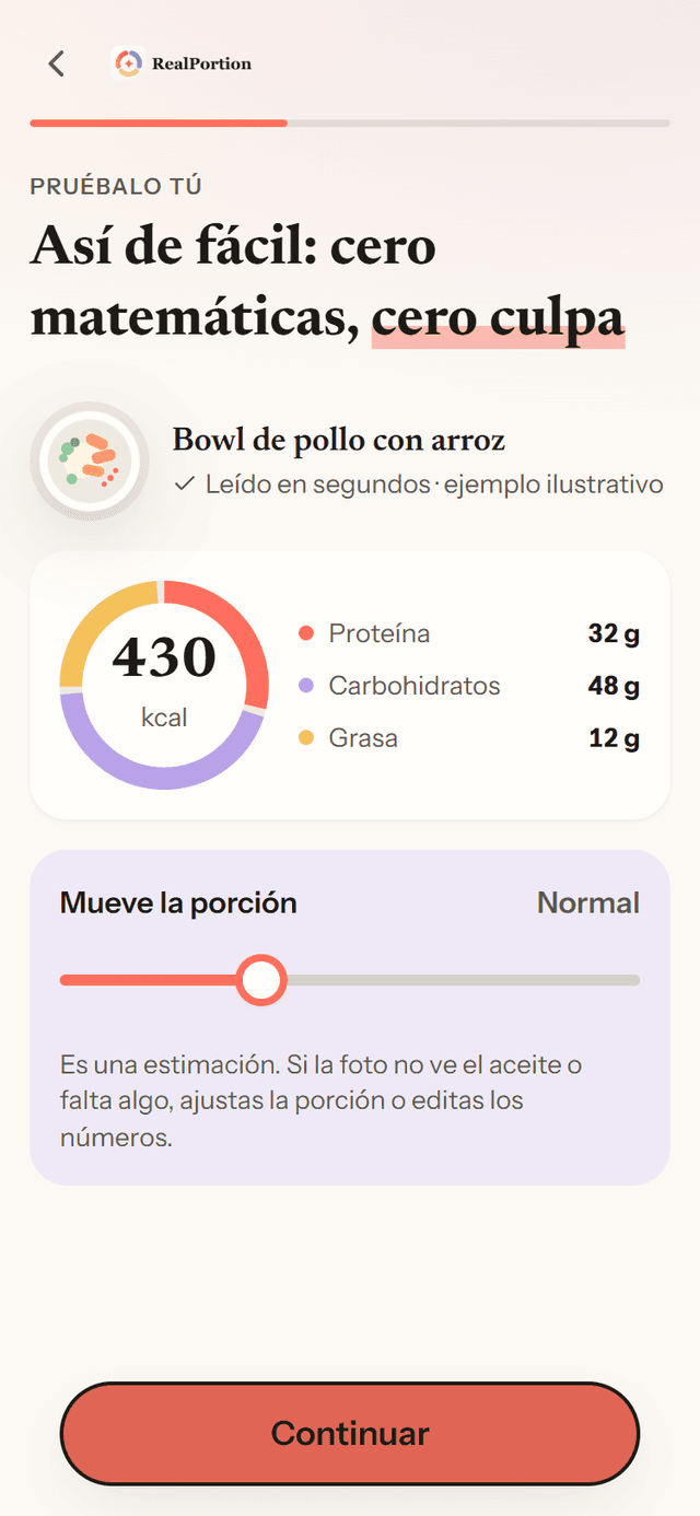 Pantalla real del recorrido de inicio: escaneo de un plato de ejemplo con calorías, macros y ajuste de porción.